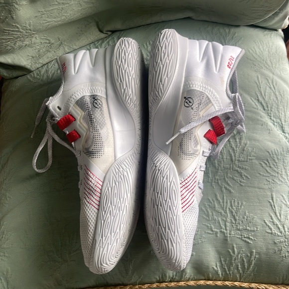 Nike Zoom Volleyball Shoes.        Size 9.5 - Picture 3 of 6